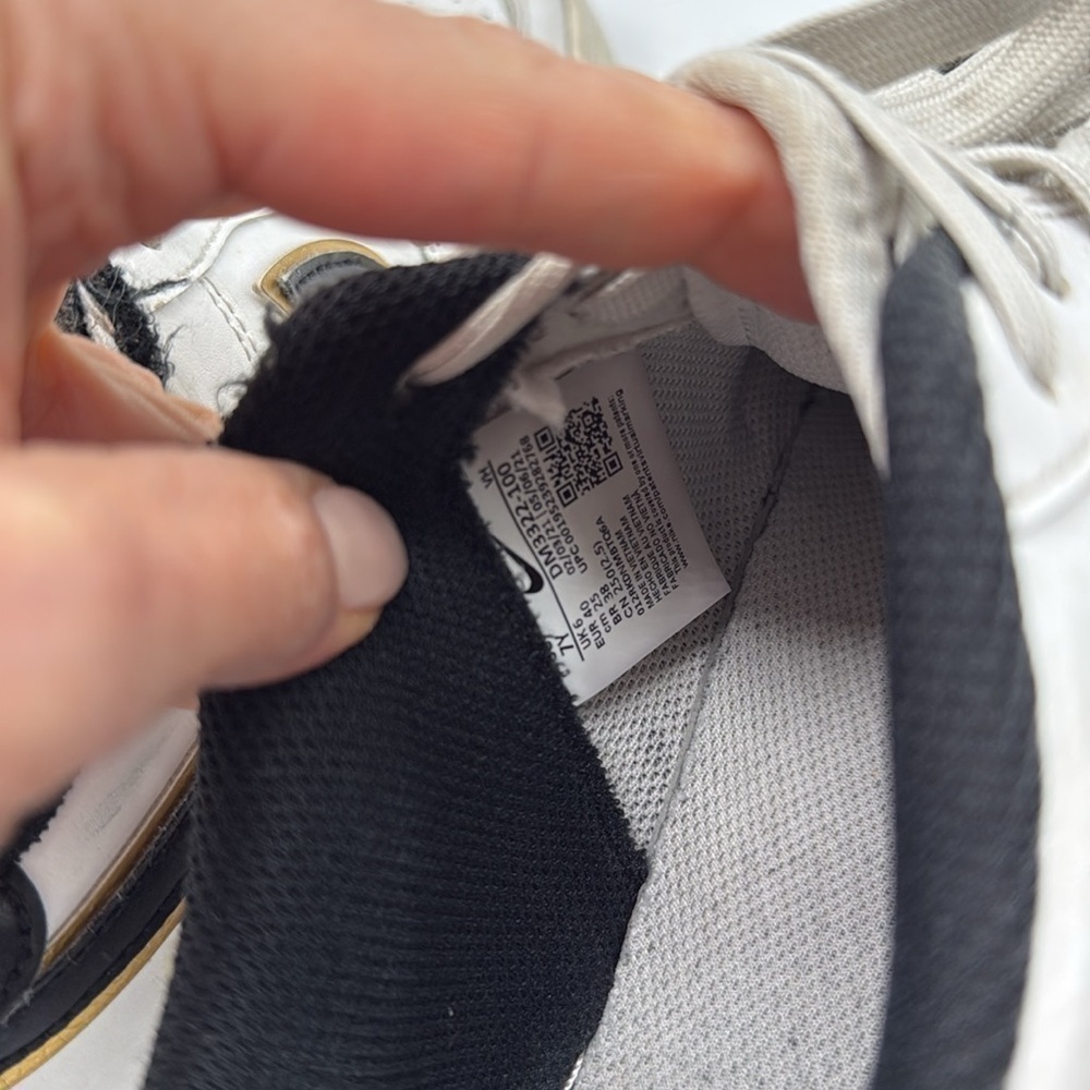 NIKE Air Force 1 US Size 7 Y White, Black & Gold Sneakers - Picture 13 of 13